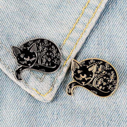 Elegante schwarze Katzenbrosche - Katzen-Emaille-Pin