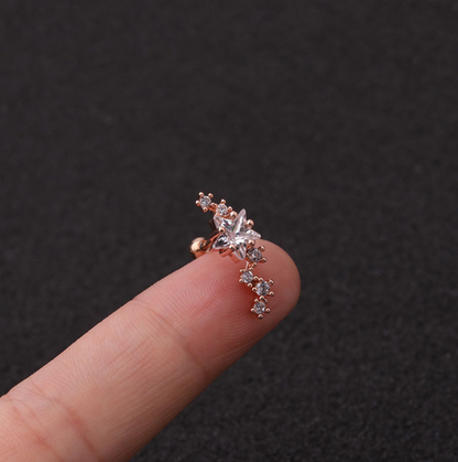 Örhängen i rostfritt stål med stjärnformad zirkon (piercade)