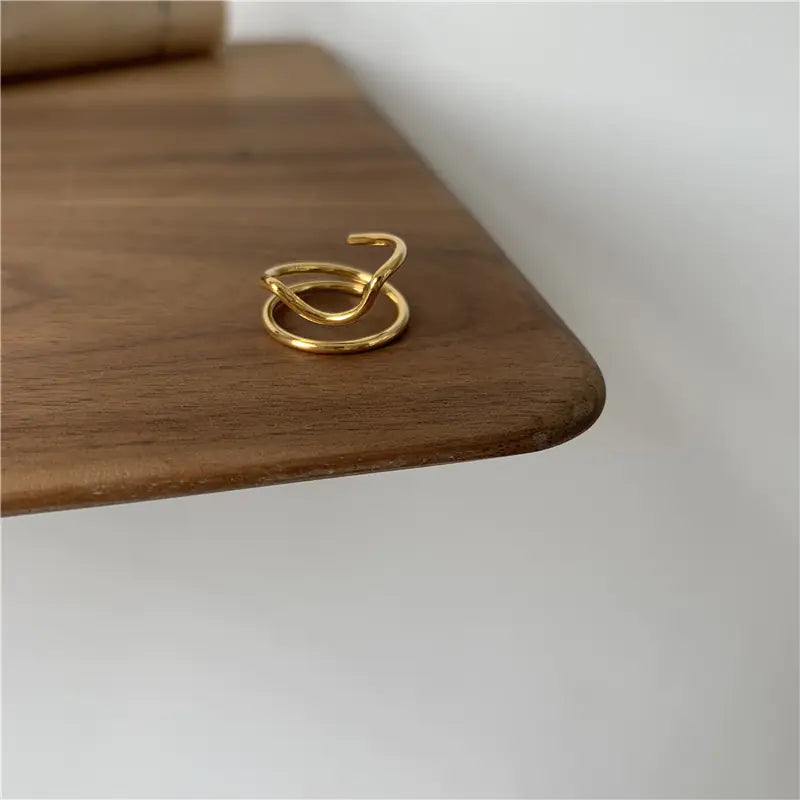 Trendig nagelring med unik design