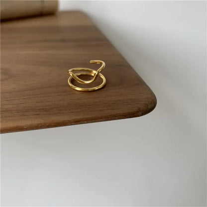 Trendig nagelring med unik design