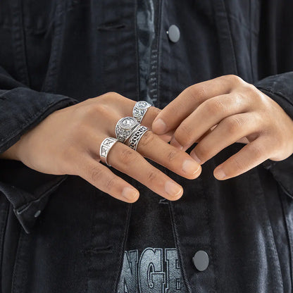 Retro Embossed Horse Chain Ring