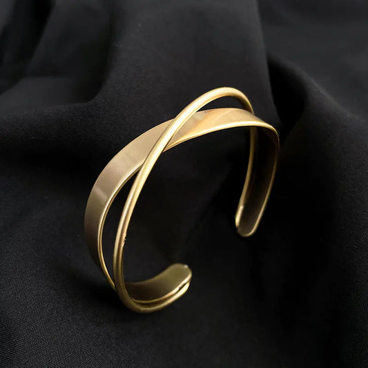 Einfaches Wellenkreuz-Armband für Damen